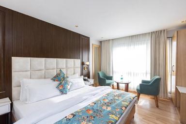 hotel room main image hotel room main image