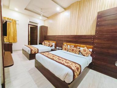 hotel room main image hotel room main image