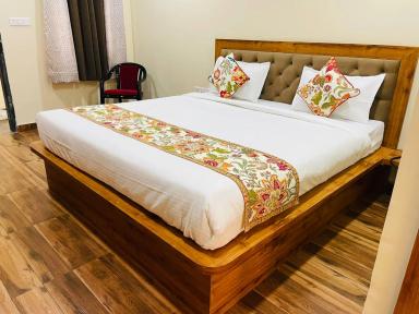 hotel room main image hotel room main image