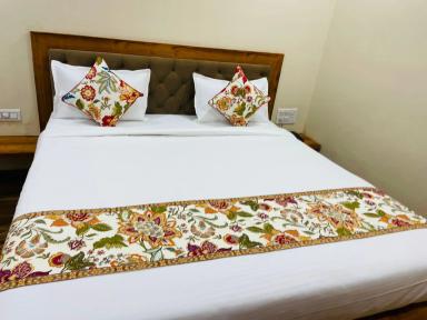 hotel room main image hotel room main image