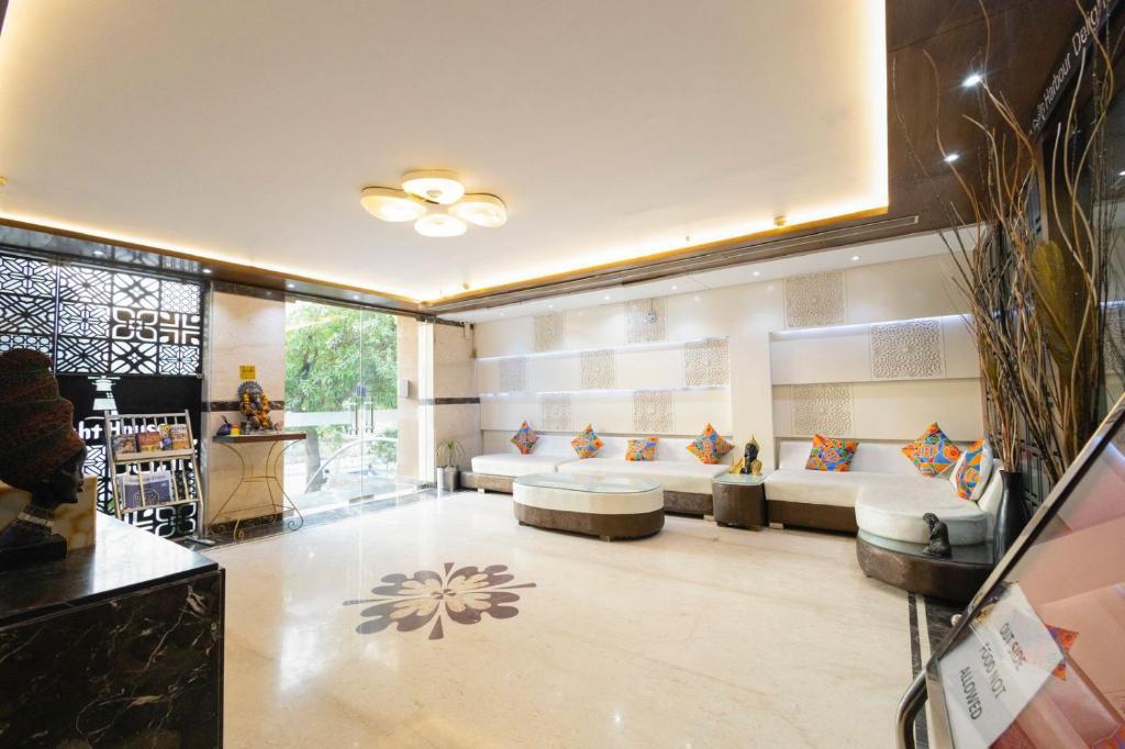 seating area at Hotel Sahibs LightHouse in Agra hotel_Image