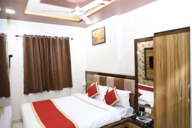 hotel room main image hotel room main image