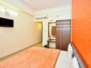 hotel room main image hotel room main image