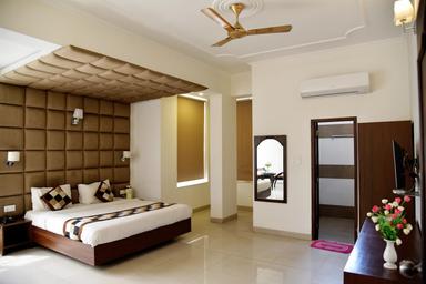 hotel room main image hotel room main image