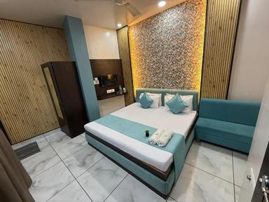 hotel room main image hotel room main image