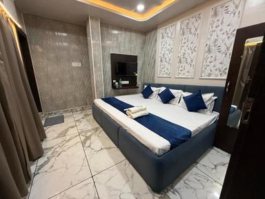 hotel room main image hotel room main image