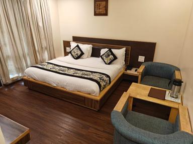 hotel room main image hotel room main image