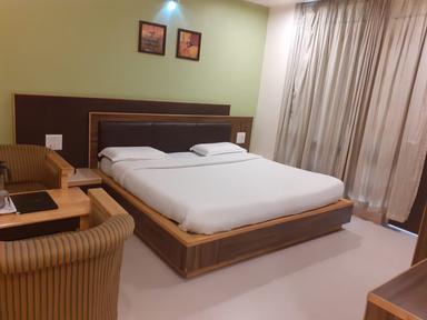 hotel room main image hotel room main image