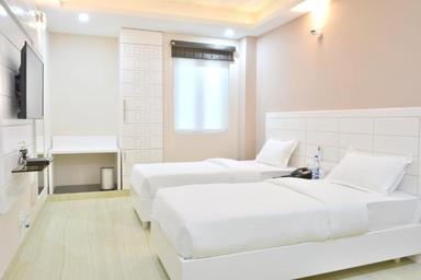 hotel room main image hotel room main image