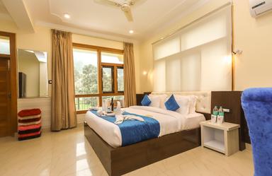 hotel room main image hotel room main image