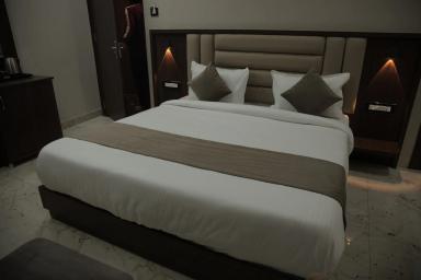 hotel room main image hotel room main image