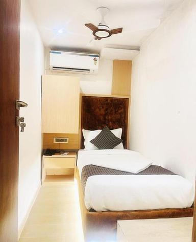 hotel room main image hotel room main image