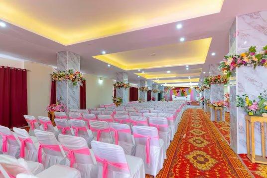 dacoration and chairs at staybook hotel woodrina by eco hospitality in shimla hotel_Image