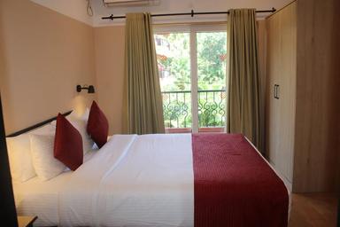 hotel room main image hotel room main image