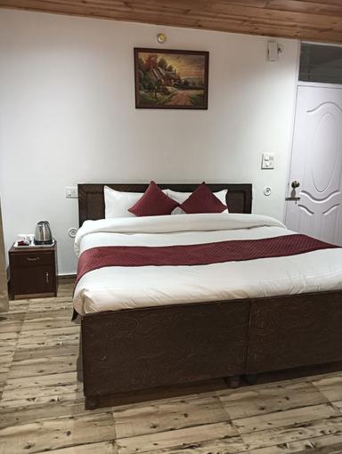 hotel room main image hotel room main image