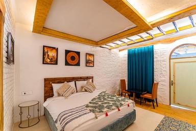 hotel room main image hotel room main image