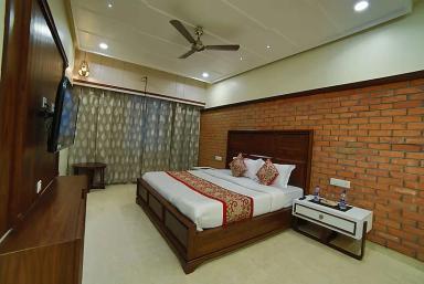 hotel room main image hotel room main image