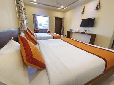 hotel room main image hotel room main image