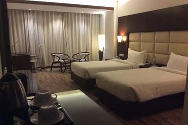 hotel room main image hotel room main image