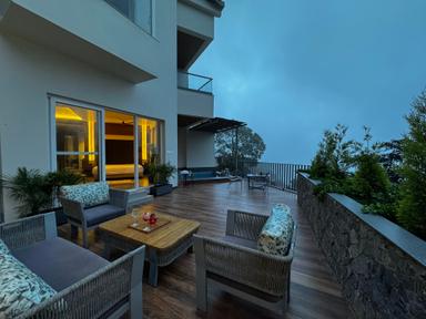 hotel room main image hotel room main image