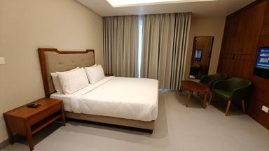 hotel room main image hotel room main image