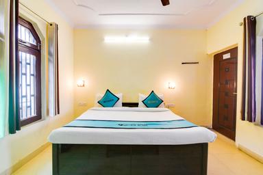 hotel room main image hotel room main image