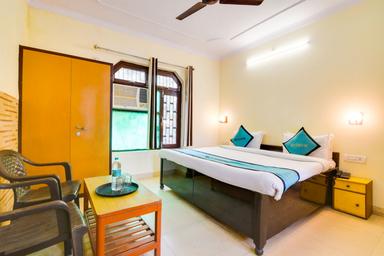 hotel room main image hotel room main image