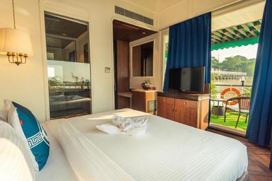 hotel room main image hotel room main image