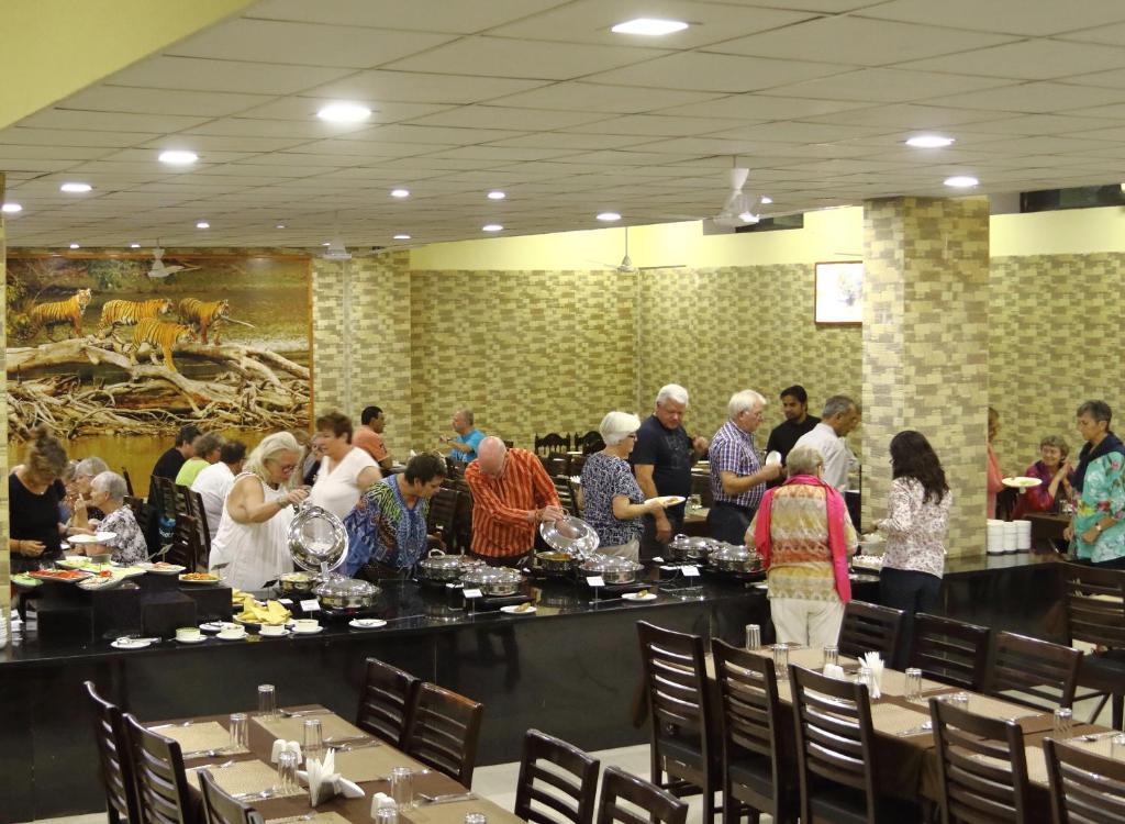 dining room at ranthambhore national resort sawai in madhopur hotel_Image