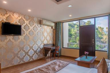 hotel room main image hotel room main image