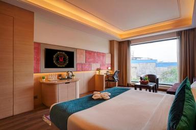 hotel room main image hotel room main image