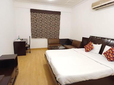 hotel room main image hotel room main image