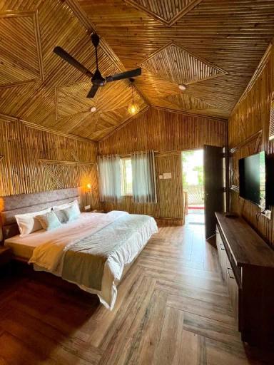 hotel room main image hotel room main image