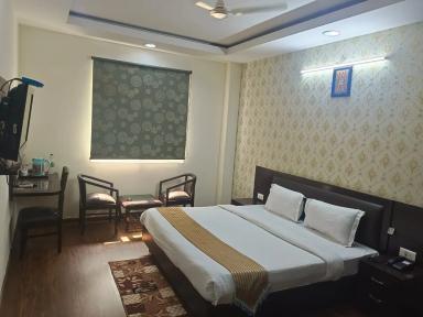 hotel room main image hotel room main image