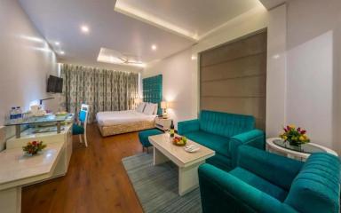 hotel room main image hotel room main image