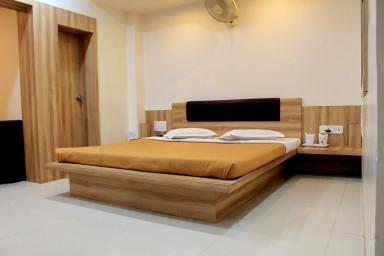 hotel room main image hotel room main image