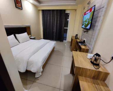 hotel room main image hotel room main image