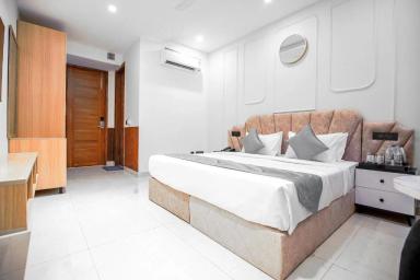 hotel room main image hotel room main image