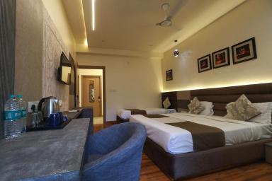 hotel room main image hotel room main image