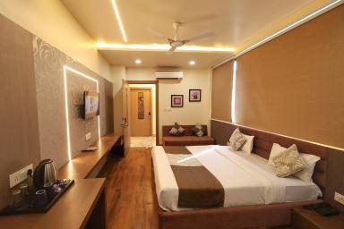 hotel room main image hotel room main image