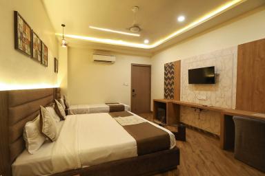 hotel room main image hotel room main image