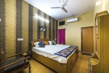 hotel room main image hotel room main image