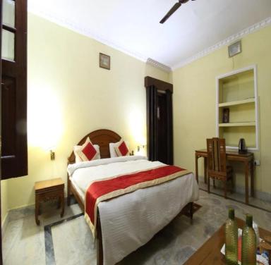 hotel room main image hotel room main image