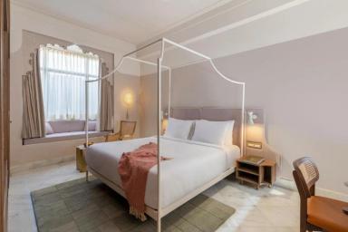 hotel room main image hotel room main image