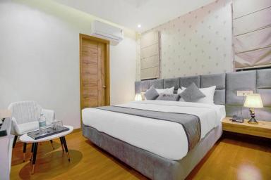 hotel room main image hotel room main image