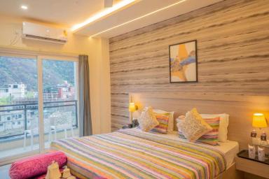 hotel room main image hotel room main image