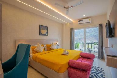 hotel room main image hotel room main image