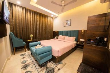 hotel room main image hotel room main image