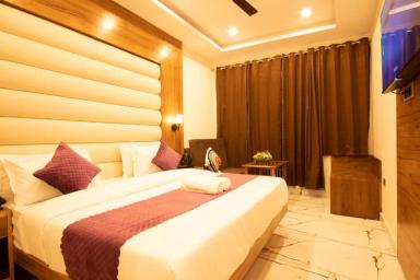 hotel room main image hotel room main image