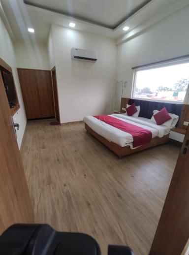 hotel room main image hotel room main image